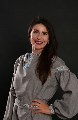 Студійна зйомка в Ірпені, фотосесія у студії м. Ірпінь. Фото у вишиванці